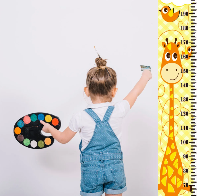 Детски Висиномер Метро со Насмеана Жирафа – Совршен Подарок и Декорација за Детска Соба